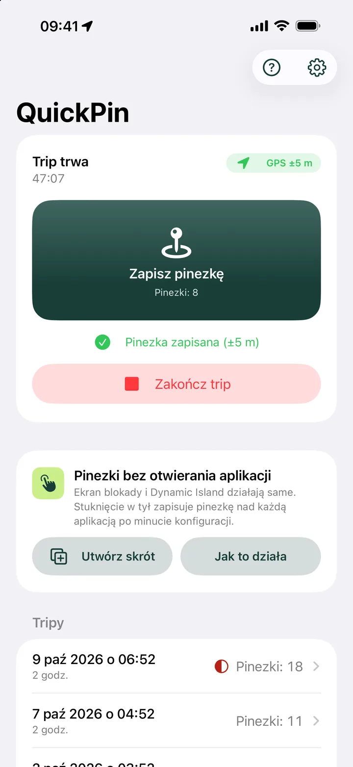 QuickPin z trwającym tripem i dużym przyciskiem Zapisz pinezkę